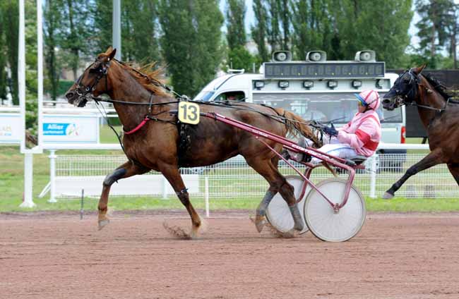 Photo d'arrivée de la course pmu PRIX DE COSNE-SUR-LOIRE à VICHY le Mercredi 30 juin 2021