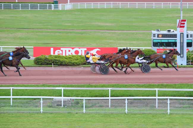 Photo d'arrivée de la course pmu PRIX DE LA NATION à ENGHIEN le Mercredi 30 juin 2021
