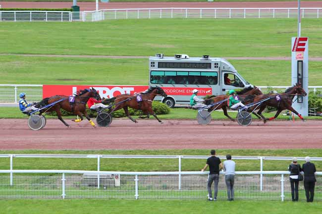 Photo d'arrivée de la course pmu PRIX DE LA PORTE SAINT-MARTIN à ENGHIEN le Samedi 3 juillet 2021