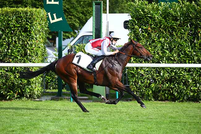 Photo d'arrivée de la course pmu PRIX DE LA FUTAIE DES EPINETTES à CHANTILLY le Samedi 3 juillet 2021