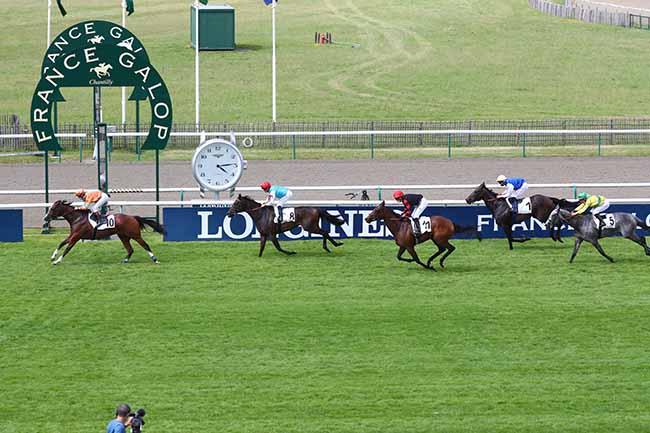 Photo d'arrivée de la course pmu PRIX DE CHAUMONT à CHANTILLY le Mercredi 7 juillet 2021
