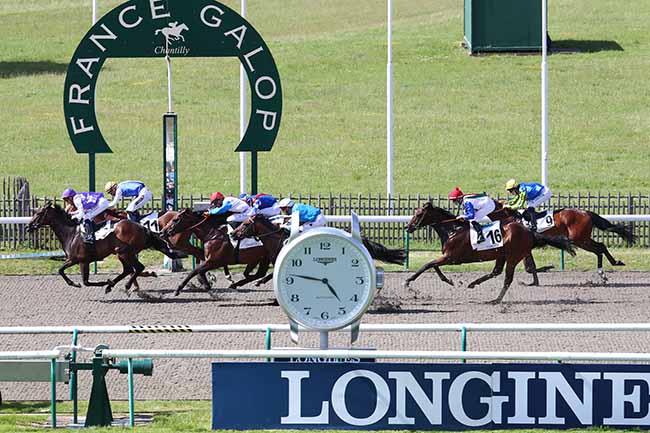 Photo d'arrivée de la course pmu PRIX DE LA ROUTE DES COQUINS à CHANTILLY le Mercredi 7 juillet 2021