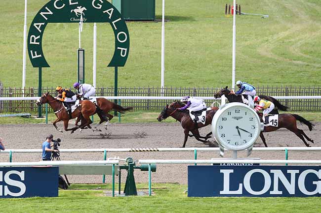 Photo d'arrivée de la course pmu PRIX DU CHEMIN DE LA CARTOUCHE à CHANTILLY le Mercredi 7 juillet 2021