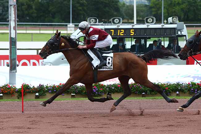 Photo d'arrivée de la course pmu PRIX DE RÂNES à CABOURG le Vendredi 9 juillet 2021