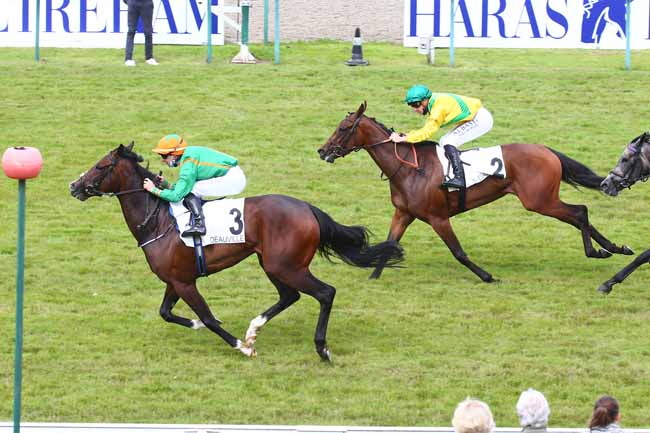 Photo d'arrivée de la course pmu PRIX AMANDINE à DEAUVILLE le Dimanche 11 juillet 2021