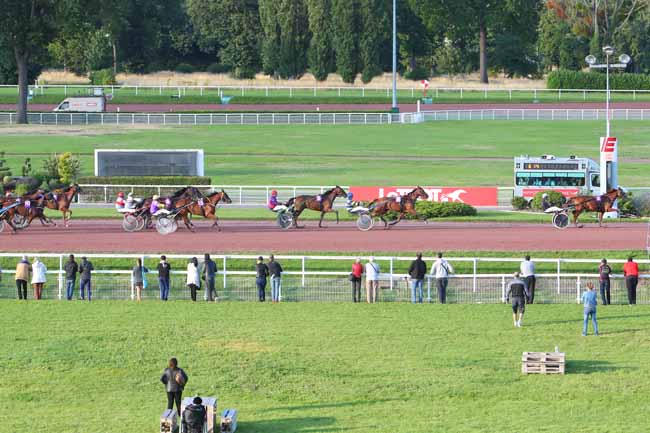 Photo d'arrivée de la course pmu PRIX DE L'OPERA à ENGHIEN le Jeudi 15 juillet 2021