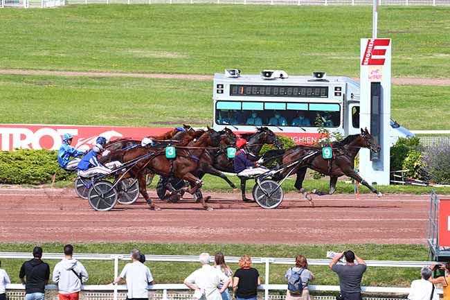 Photo d'arrivée de la course pmu PRIX DU LOUVRE à ENGHIEN le Samedi 17 juillet 2021