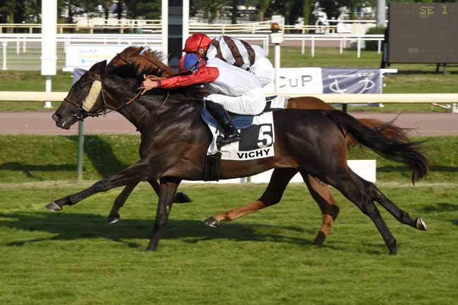 Photo d'arrivée de la course pmu PRIX DE L'HIPPODROME DE MONS WALLONIE à VICHY le Mercredi 21 juillet 2021