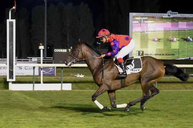 Photo d'arrivée de la course pmu PRIX DE L'OFFICE DU TOURISME à VICHY le Mercredi 21 juillet 2021
