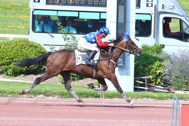 Photo d'arrivée de la course pmu PRIX DE BONNY-SUR-LOIRE à ENGHIEN le Mercredi 21 juillet 2021