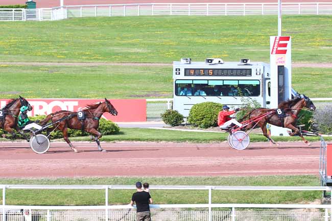 Photo d'arrivée de la course pmu PRIX DE LA PLACE RODIN à ENGHIEN le Mercredi 21 juillet 2021