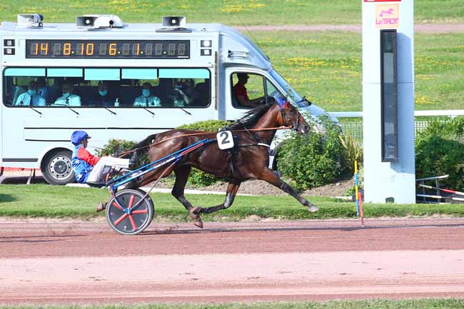 Photo d'arrivée de la course pmu PRIX DE LA PORTE DE PANTIN à ENGHIEN le Mercredi 21 juillet 2021