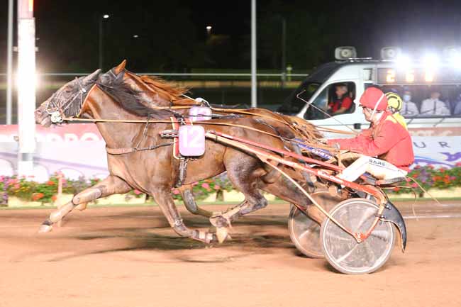 Photo d'arrivée de la course pmu PRIX EQUIDAYS (PRIX DES CALLUNES) à CABOURG le Vendredi 23 juillet 2021