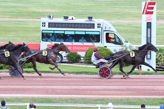 Photo d'arrivée de la course pmu PRIX DE ROME à ENGHIEN le Samedi 24 juillet 2021