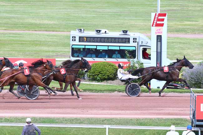 Photo d'arrivée de la course pmu PRIX DE LA PORTE MONTMARTRE à ENGHIEN le Samedi 24 juillet 2021