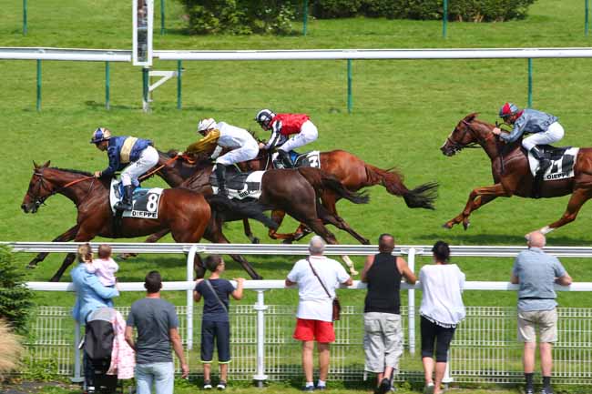 Photo d'arrivée de la course pmu PRIX TOYOTA TOYS MOTORS (PRIX DE SUSSEX) à DIEPPE le Lundi 26 juillet 2021