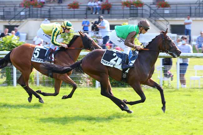 Photo d'arrivée de la course pmu PRIX DU QUAI HENRI IV à DIEPPE le Lundi 26 juillet 2021