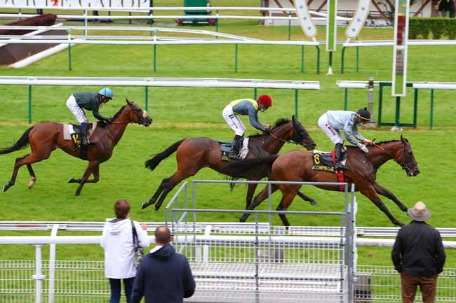 Photo d'arrivée de la course pmu PRIX DE L'AGGLOMERATION DE COMPIEGNE à COMPIEGNE le Mardi 27 juillet 2021
