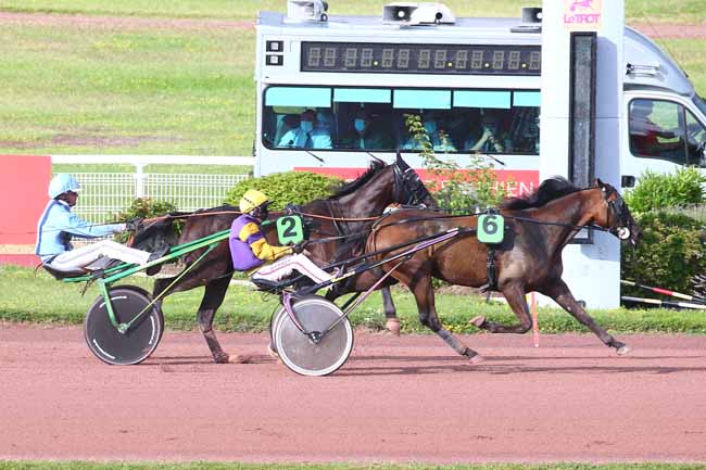 Photo d'arrivée de la course pmu PRIX DE LA PORTE POUCHET à ENGHIEN le Samedi 31 juillet 2021