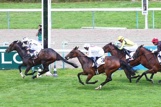 Photo d'arrivée de la course pmu PRIX SIX PERFECTIONS SKY SPORTS RACING à DEAUVILLE le Mardi 3 août 2021