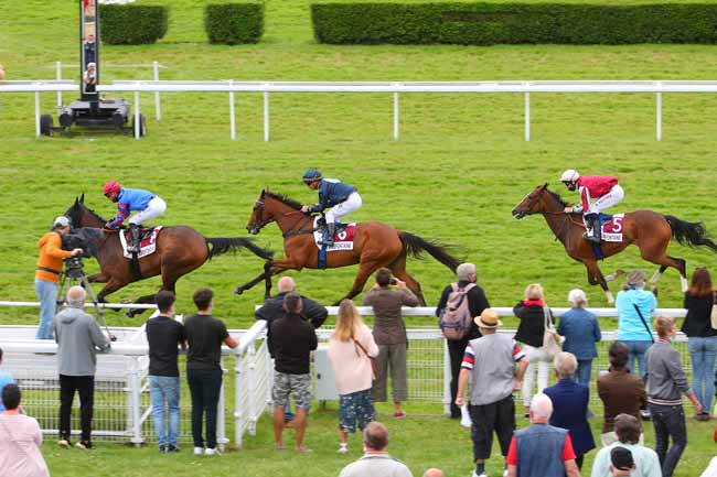 Photo d'arrivée de la course pmu PRIX DODSON & HORRELL (PRIX ROSELIERE) à CLAIREFONTAINE le Mercredi 4 août 2021