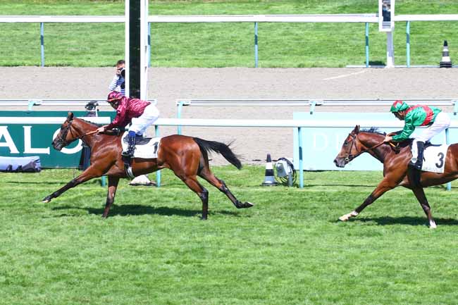 Photo d'arrivée de la course pmu PRIX DE TOUR-EN-BESSIN - SAUTERNES'S CUP à DEAUVILLE le Samedi 7 août 2021