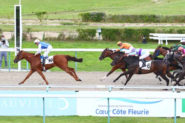 Photo d'arrivée de la course pmu GRAND HANDICAP DES COLLECTIVITES LOCALES à DEAUVILLE le Samedi 7 août 2021