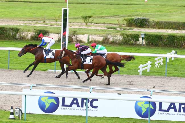 Photo d'arrivée de la course pmu PRIX DE LA BAIGNEUSE à DEAUVILLE le Dimanche 8 août 2021