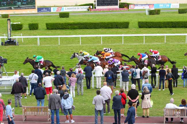 Photo d'arrivée de la course pmu PRIX JOURNAL LE VEINARD (PRIX DE LA COTE DE NACRE) à CLAIREFONTAINE le Lundi 9 août 2021