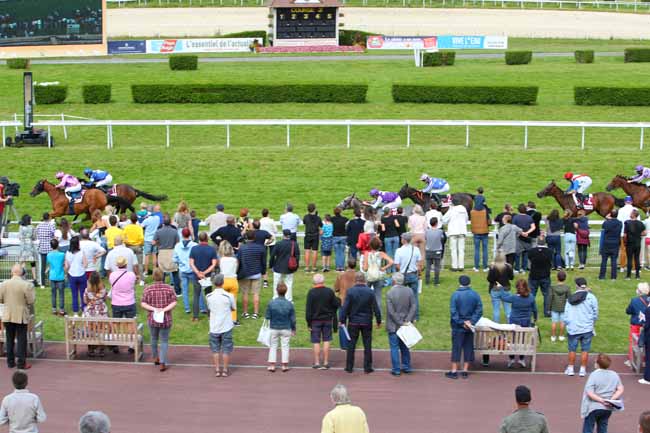 Photo d'arrivée de la course pmu PRIX 