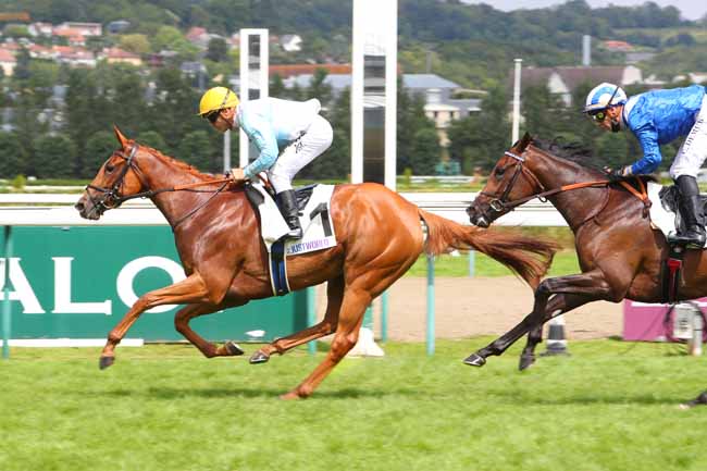 Photo d'arrivée de la course pmu JUST WORLD INTERNATIONAL - PRIX DU MEZERAY à DEAUVILLE le Mardi 10 août 2021
