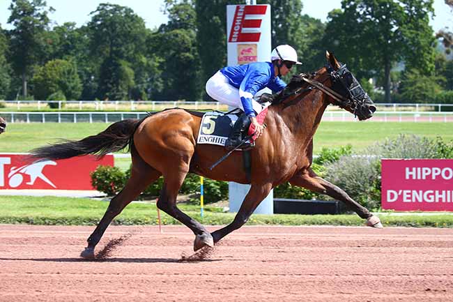Photo d'arrivée de la course pmu PRIX DE LA PORTE DE PLAISANCE à ENGHIEN le Dimanche 15 août 2021