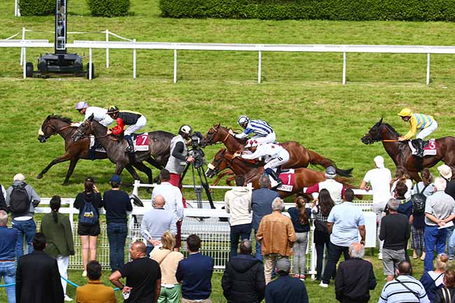 Photo d'arrivée de la course pmu PRIX CIDRE PAYS D'AUGE (PRIX DES ASTREES) à CLAIREFONTAINE le Lundi 16 août 2021