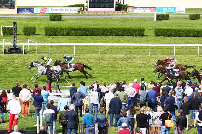 Photo d'arrivée de la course pmu PRIX HEULA (PRIX DES IRIS) à CLAIREFONTAINE le Lundi 16 août 2021