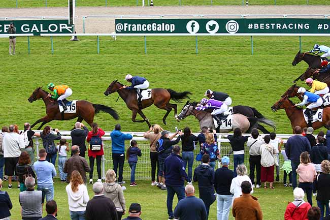 Photo d'arrivée de la course pmu PRIX LA CABANE PERCHEE (PRIX FRANCOIS ANDRE) à DEAUVILLE le Mardi 17 août 2021