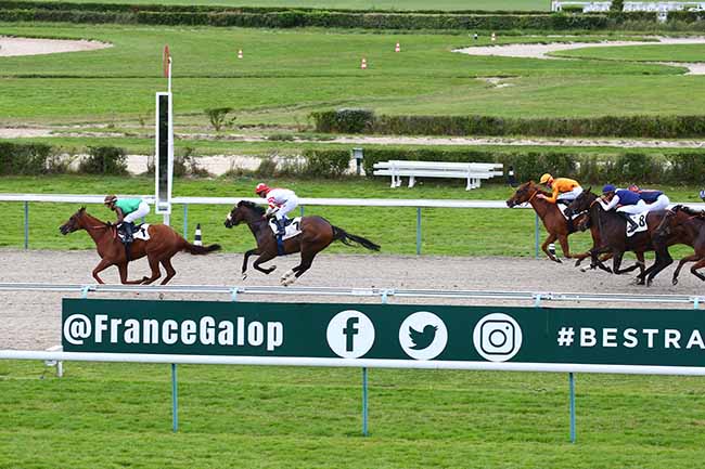 Photo d'arrivée de la course pmu PRIX LITTLE MANJO (PRIX DE SAINT-LAURENT-SUR-MER) à DEAUVILLE le Mardi 17 août 2021