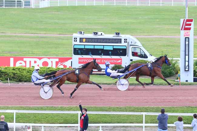 Photo d'arrivée de la course pmu PRIX DE LA PORTE DE CLIGNANCOURT à ENGHIEN le Mardi 17 août 2021