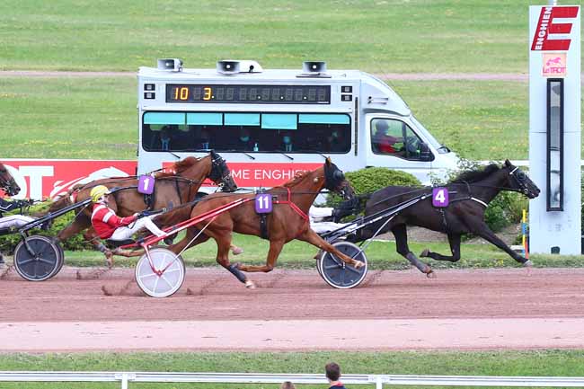 Photo d'arrivée de la course pmu PRIX DE LA PORTE BRUNET à ENGHIEN le Mardi 17 août 2021