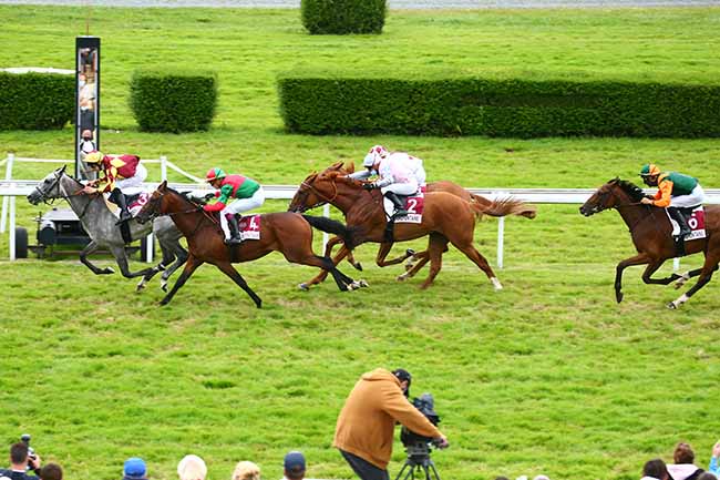 Photo d'arrivée de la course pmu PRIX DEAUVILLE TATTOO FESTIVAL (PRIX MOLVEDO) à CLAIREFONTAINE le Mercredi 18 août 2021