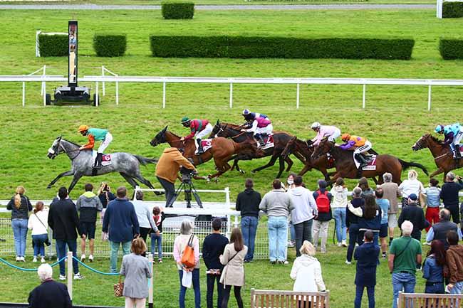 Photo d'arrivée de la course pmu PRIX CALVADOS BOULARD (PRIX DE LA CRESSONNIERE) à CLAIREFONTAINE le Mercredi 18 août 2021