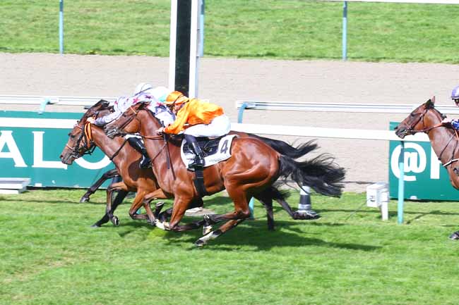 Photo d'arrivée de la course pmu PRIX DE LA MAISON DE L'ARMATEUR à DEAUVILLE le Jeudi 26 août 2021