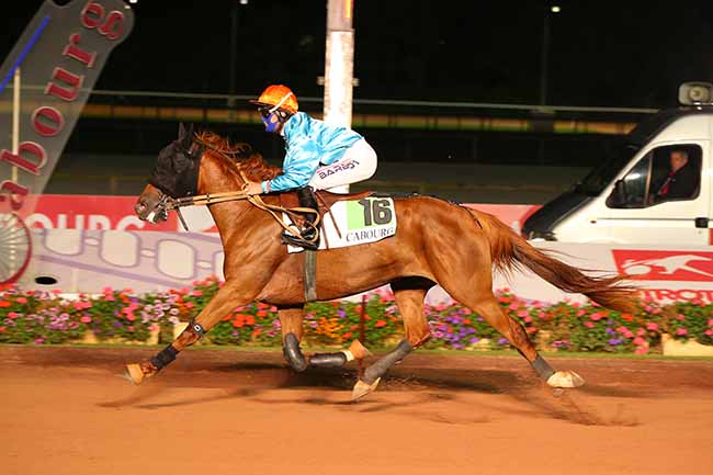 Photo d'arrivée de la course pmu PRIX DE MOULINS-LA-MARCHE à CABOURG le Vendredi 27 août 2021