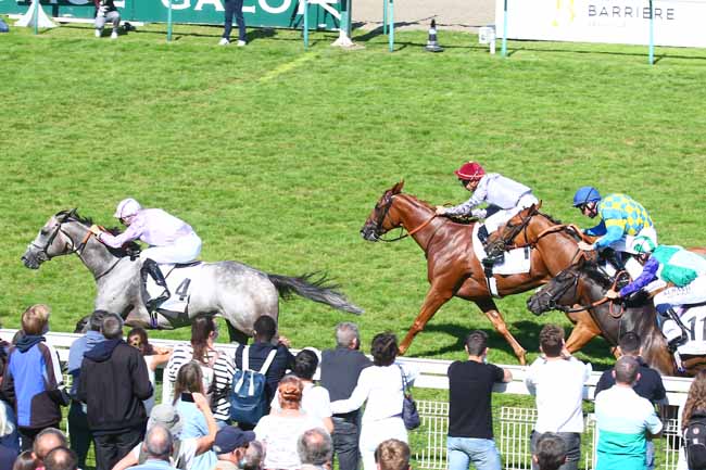 Photo d'arrivée de la course pmu BARRIERE PRIX DE MEAUTRY à DEAUVILLE le Dimanche 29 août 2021
