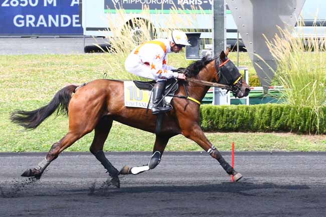 Photo d'arrivée de la course pmu PRIX ANDRE CHOISSELET à PARIS-VINCENNES le Lundi 30 août 2021