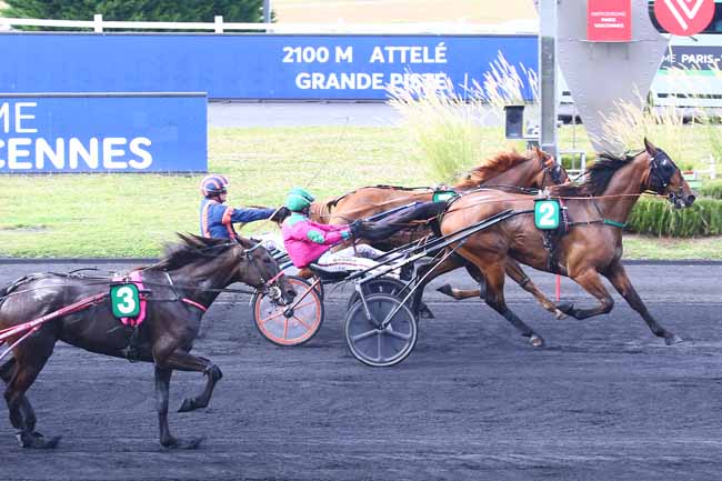 Photo d'arrivée de la course pmu PRIX DE DIJON à PARIS-VINCENNES le Lundi 30 août 2021