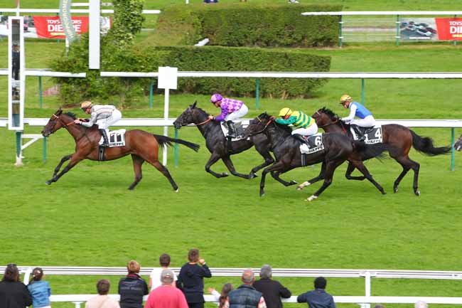 Photo d'arrivée de la course pmu PRIX DU VIEUX DIEPPE à DIEPPE le Mardi 31 août 2021