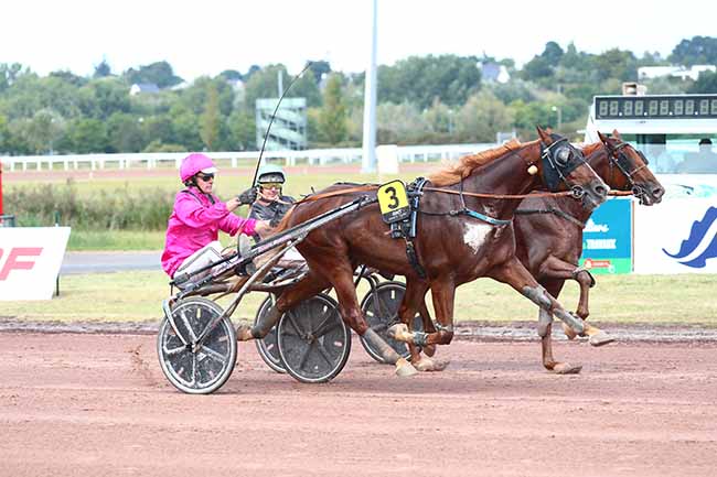 Photo d'arrivée de la course pmu GRAND NATIONAL DU TROT 