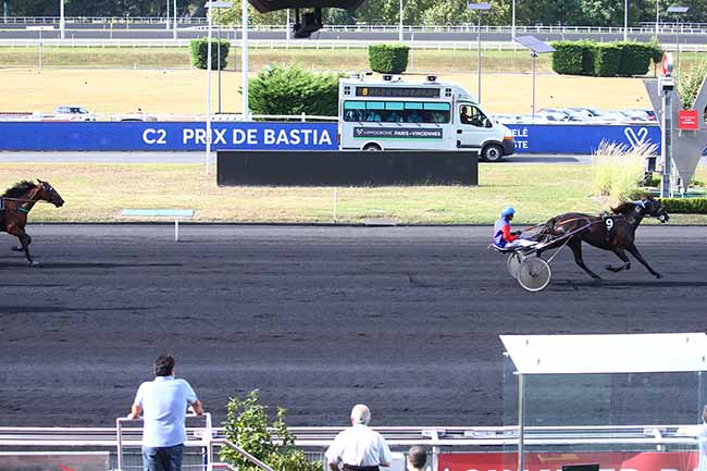Photo d'arrivée de la course pmu PRIX DE BASTIA à PARIS-VINCENNES le Jeudi 9 septembre 2021