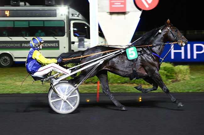 Photo d'arrivée de la course pmu PRIX AGLAJA à PARIS-VINCENNES le Vendredi 10 septembre 2021