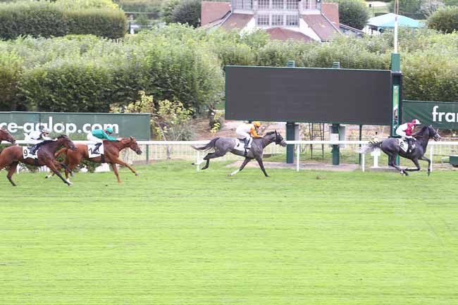 Photo d'arrivée de la course pmu PRIX LELIO à SAINT CLOUD le Vendredi 10 septembre 2021